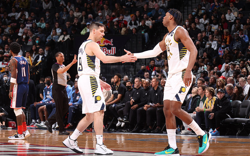  米切尔45分骑士横扫步行者  