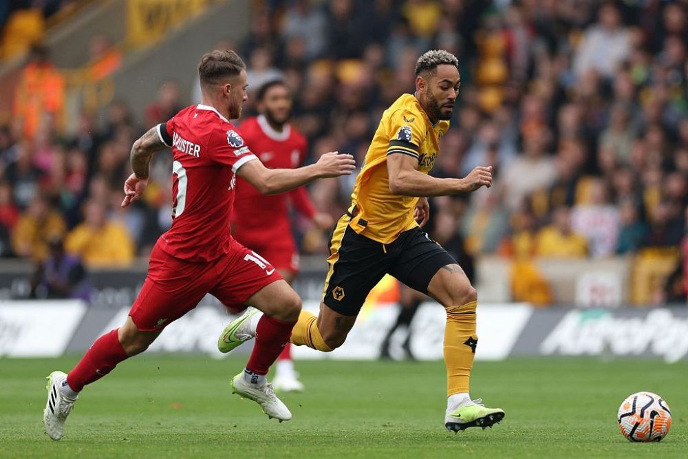  萨拉赫戴帽破纪录，利物浦大胜登顶榜首  