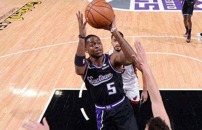  福克斯关键抢断国王险胜勇士保住附加赛希望