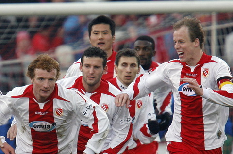  埃弗顿保级关键战，太妃糖主场力擒直接对手